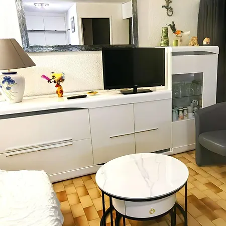 Apartamento T3 Au Rdj Avec Parking Et Acces Pour 6 Pers. - Fr-1-607-2 *
